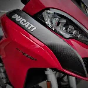 Cache latéraux carbone Ducati