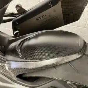 Garde-boue arrière carbone Ducati