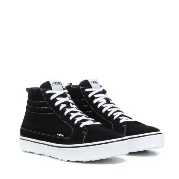 9417-street-3-wp-black-white
