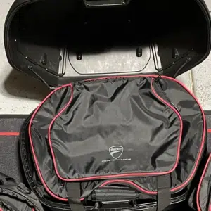Sac interne de rangement dans top case Ducati Multistrada V4