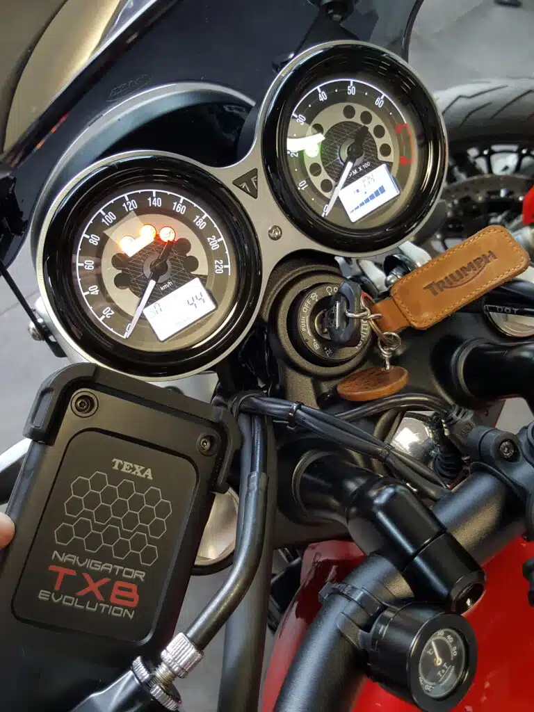 Diagnostique électronique Triumph Speed Twin avec appareil TEXA