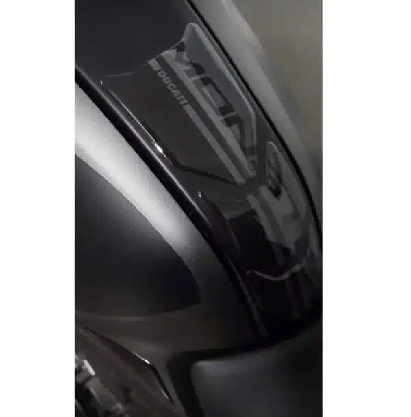 97480301AA - 1 Protection de réservoir Ducati Monster 937