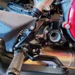Platine repose pied Ducati Streetfighter thermolaquée